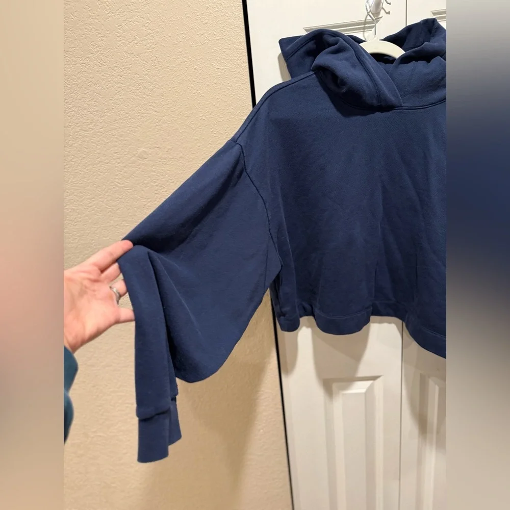 ALO Yoga Bae Hoodie Navy , size Large - Picture 2 of 7